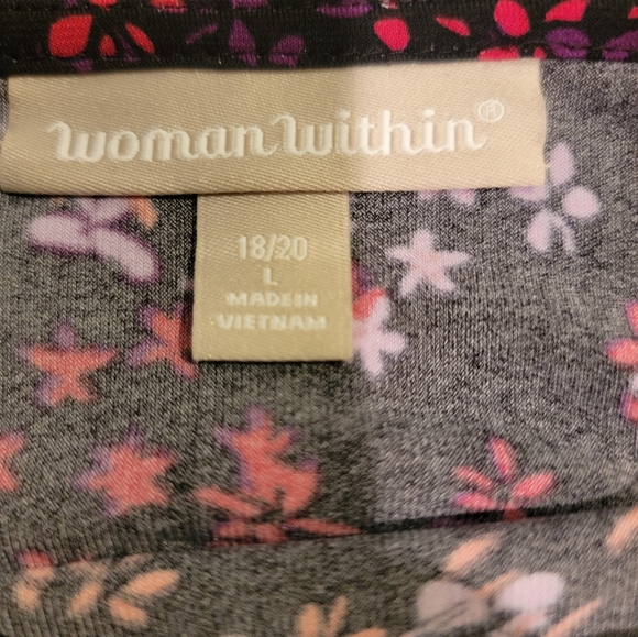 NWOT Woman Within Plus Size Long Black Floral Tunic with Zipper Sleeves - 18/20 - Picture 4 of 8